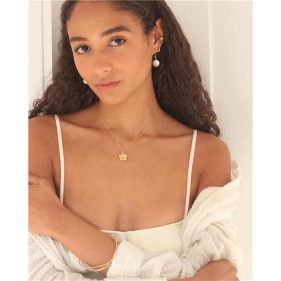 18K Gold Plated Leverback Pearl Earrings | 12mm White Shell Pearl Drops - Picture 4 of 5